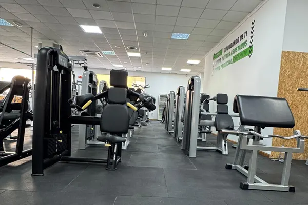Sala de musculación en Gimnasio Roquetas de Mar